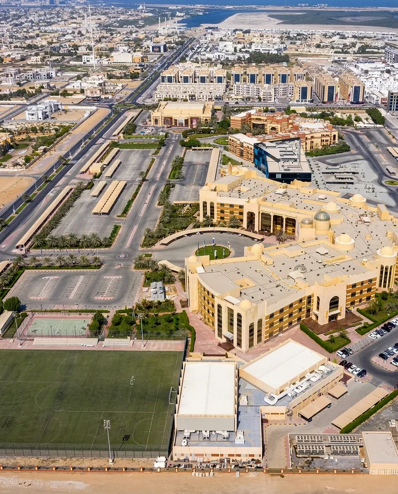 Поступить в Ajman University