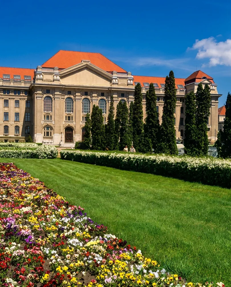 Поступить в University of Debrecen