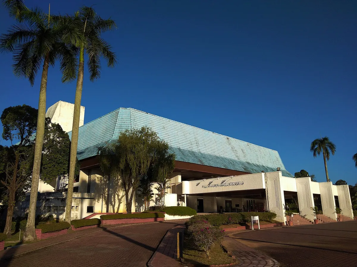 Здание на кампусе Universiti Putra Malaysia в Серданге