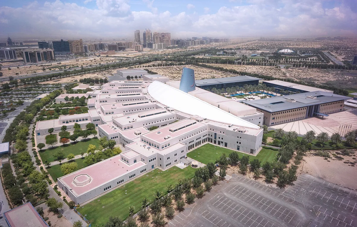 Здания кампуса Zayed University в Дубае