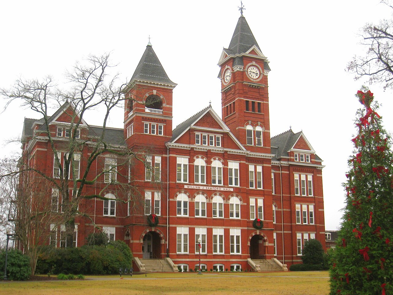 Сэмфорд-холл с башенными часами, Auburn University
