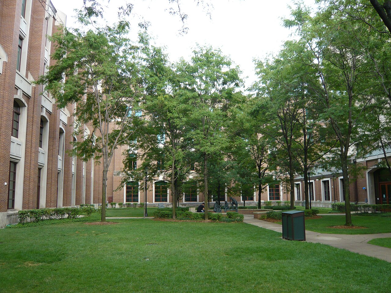 Зелёный квад кампуса Линкольн-Парк, DePaul University