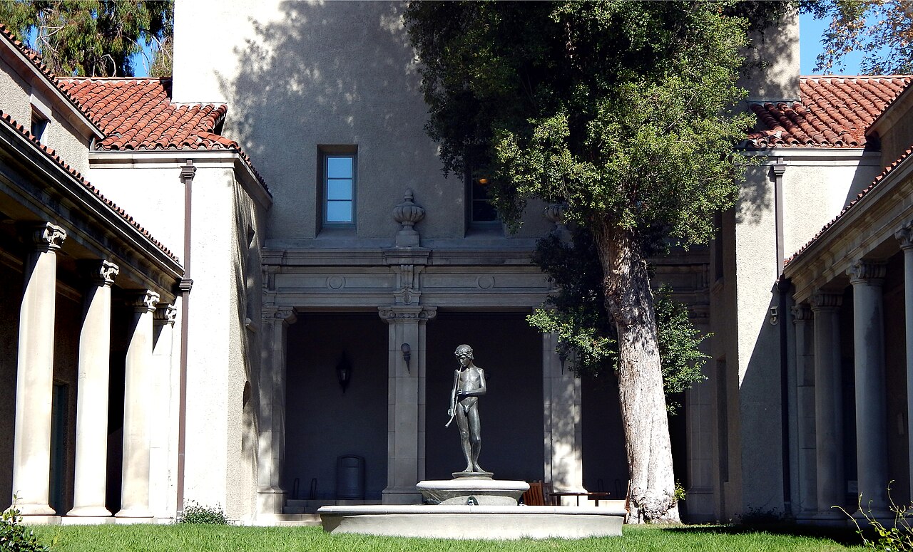 Внутренний дворик с колоннадой, Pomona College