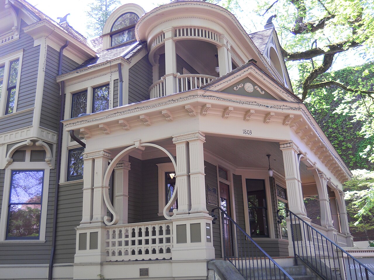 Историческая усадьба Симона Бенсона, Portland State University