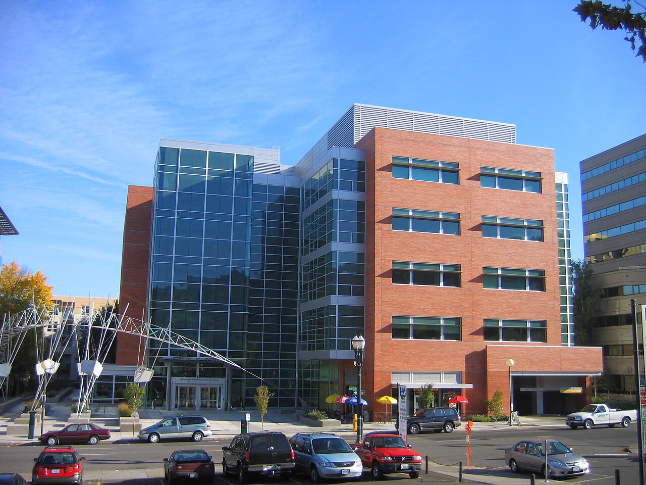 Современный корпус Portland State University в центре Портленда