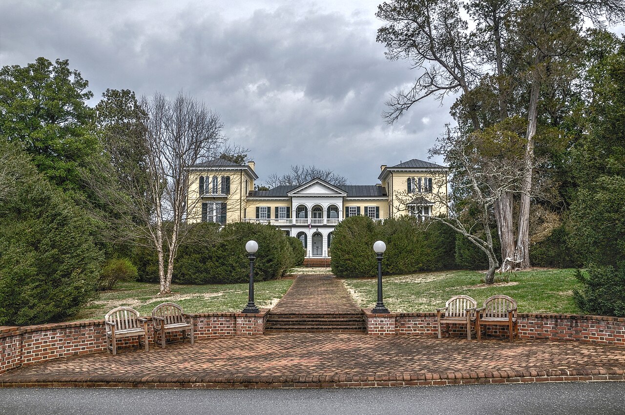 Sweet Briar House - исторический особняк на кампусе Sweet Briar College