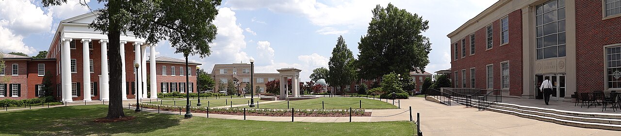 Роща The Grove, University of Mississippi