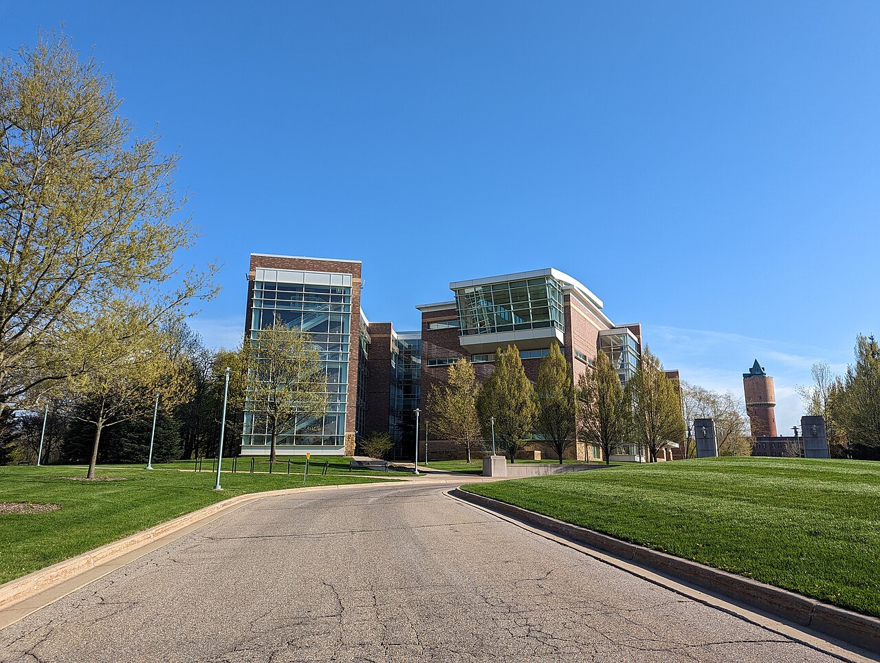Современные корпуса кампуса Western Michigan University