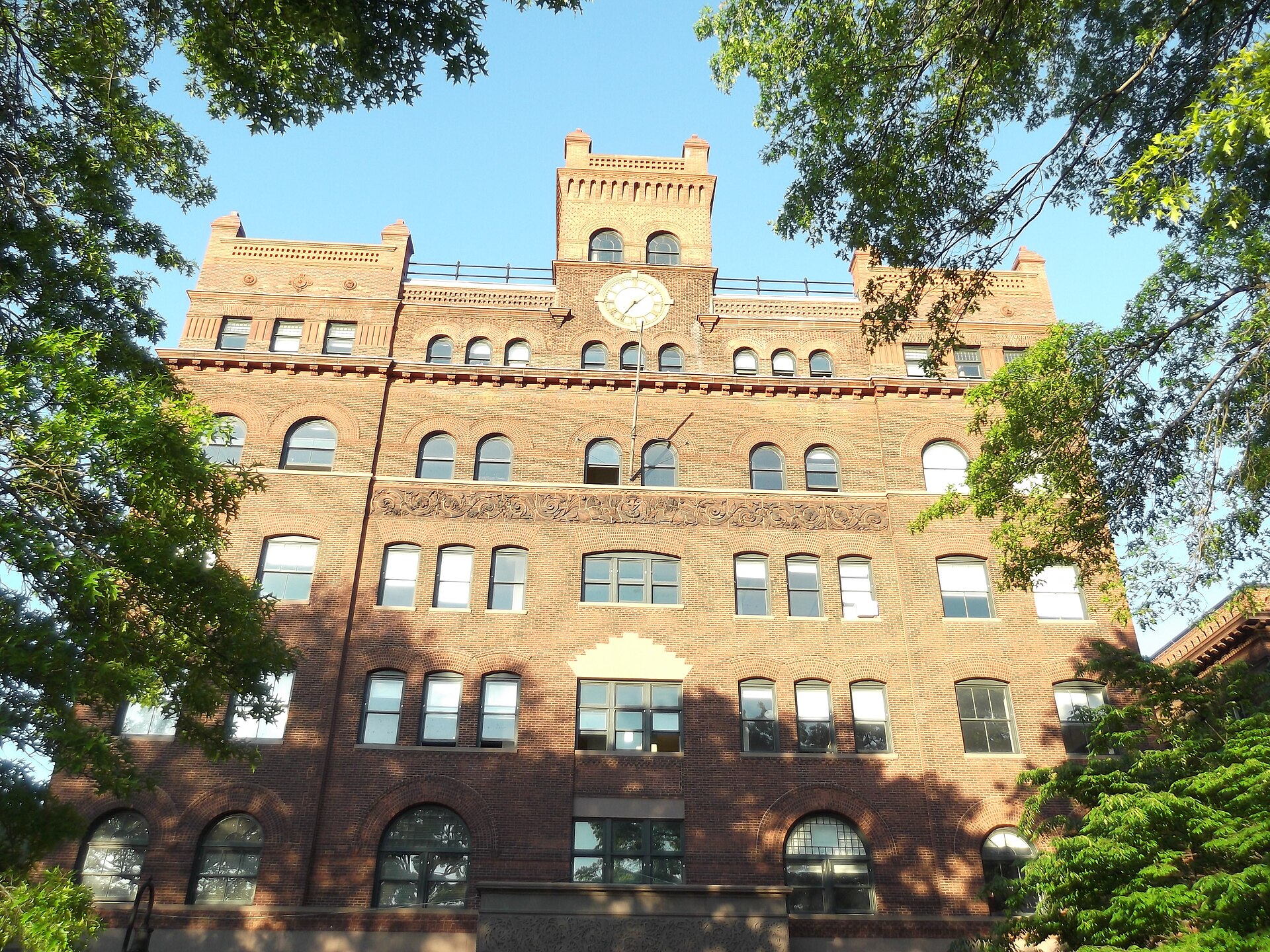 Кампус Pratt Institute